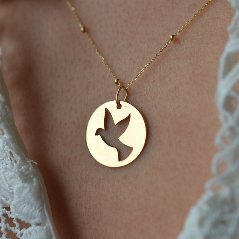 Medalla de bautismo: Paloma calada en oro amarillo - Casa Laudate