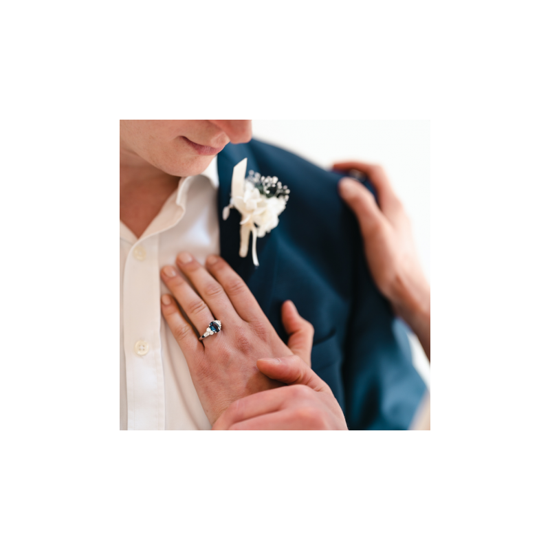 Anillo de compromiso Louise de Oro blanco 18 quilates, Diamantes y Zafiro