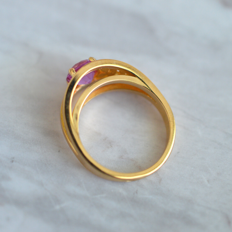 Casa Laudate - Nuestro Anillo de Compromiso en Oro, Zafiro Rosa y Diamante