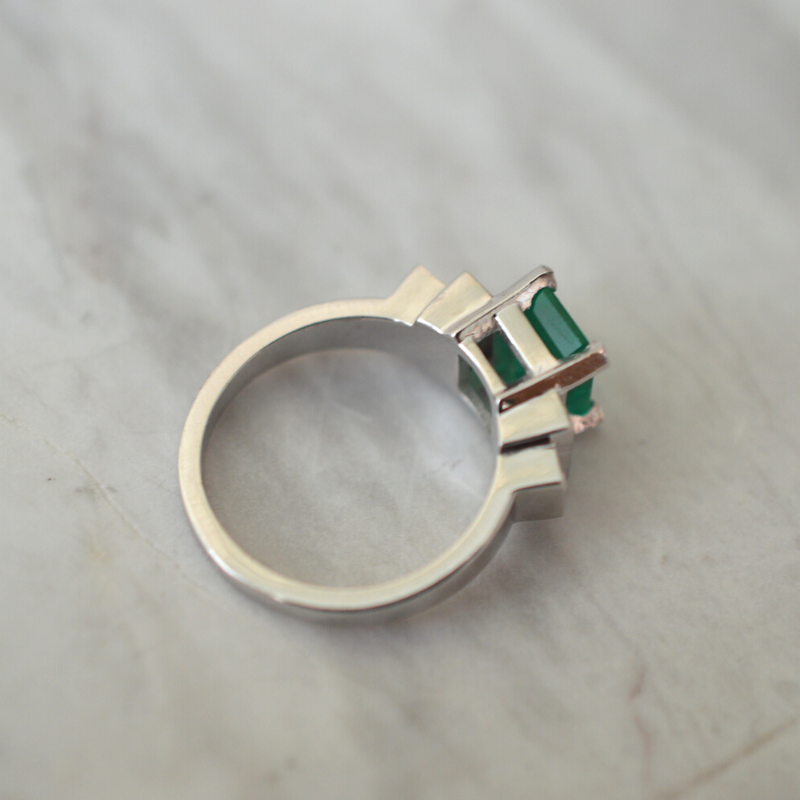 Casa Laudate - Anillo de Compromiso Clotilde en Oro Gris Paladio, Diamante