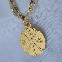 Medalla de bautismo crismón...