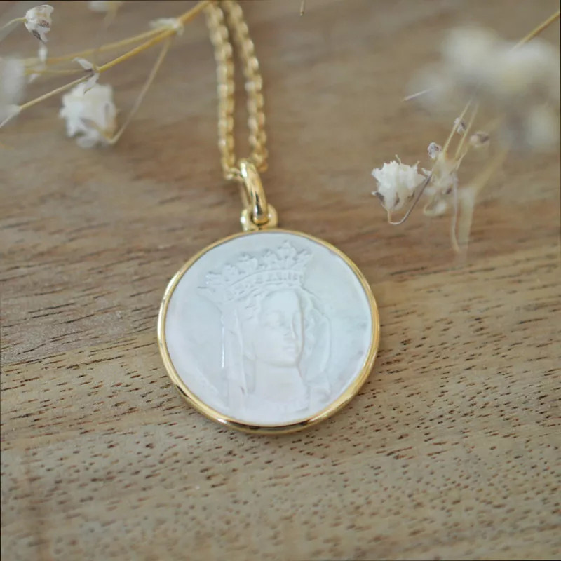 Medaille bapteme Notre Dame de Paris nacre