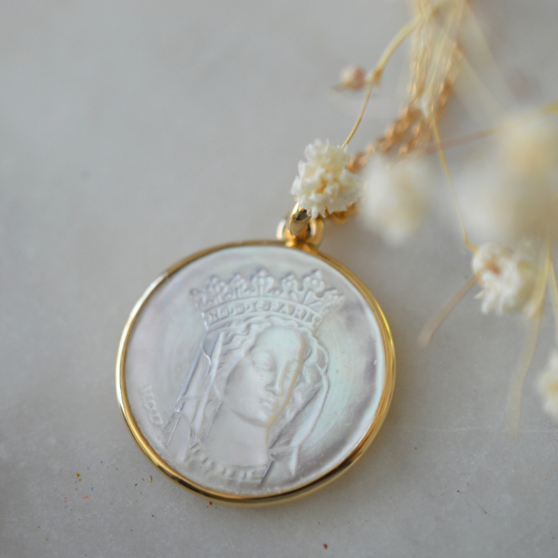 Medaille bapteme Notre Dame de Paris nacre