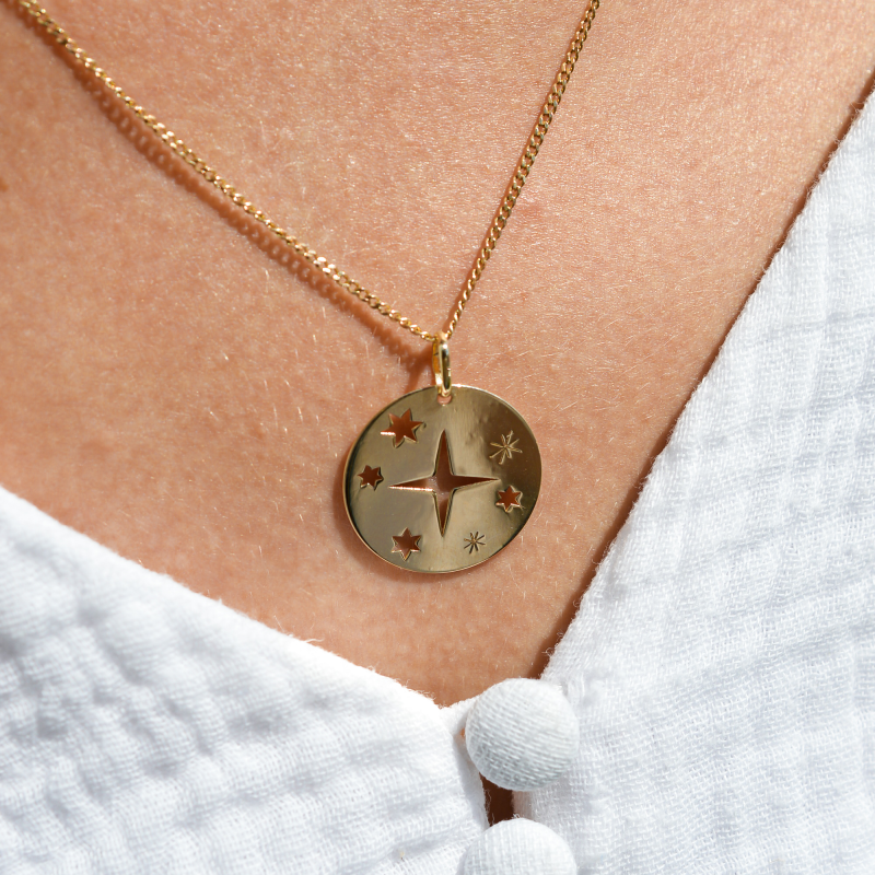 Medalla de Bautismo Estrella Santa Calada en oro amarillo 18 quilates