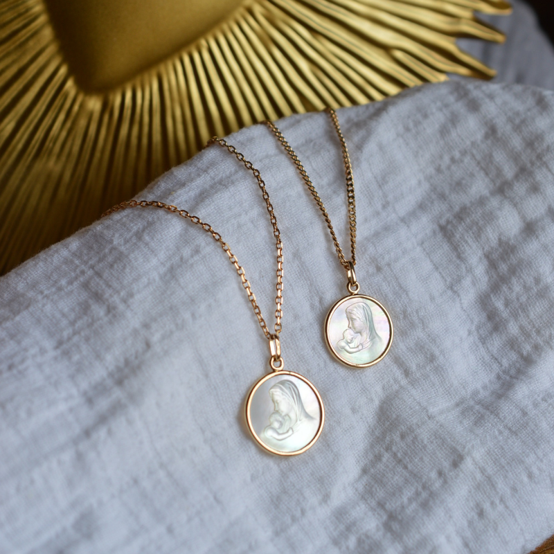 Medaille de Baptême Vierge Mère en Nacre et Or 18 carats