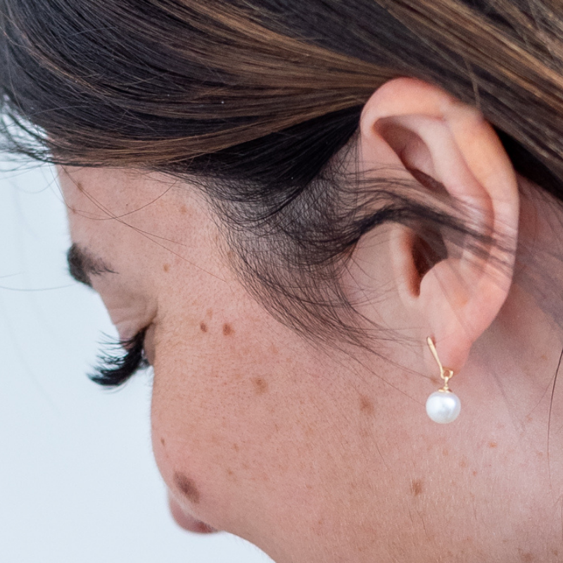 Pendientes Gota de Perla Cultivada & Oro Amarillo de 18 quilates