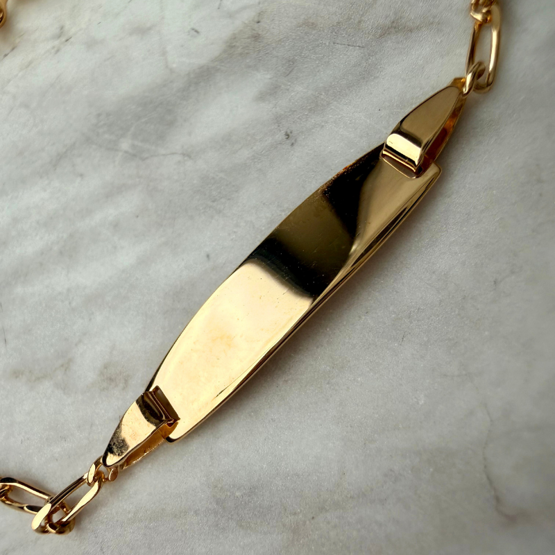 Gourmette para bebé ovalada en oro de 9 quilates - Grabado personalizado