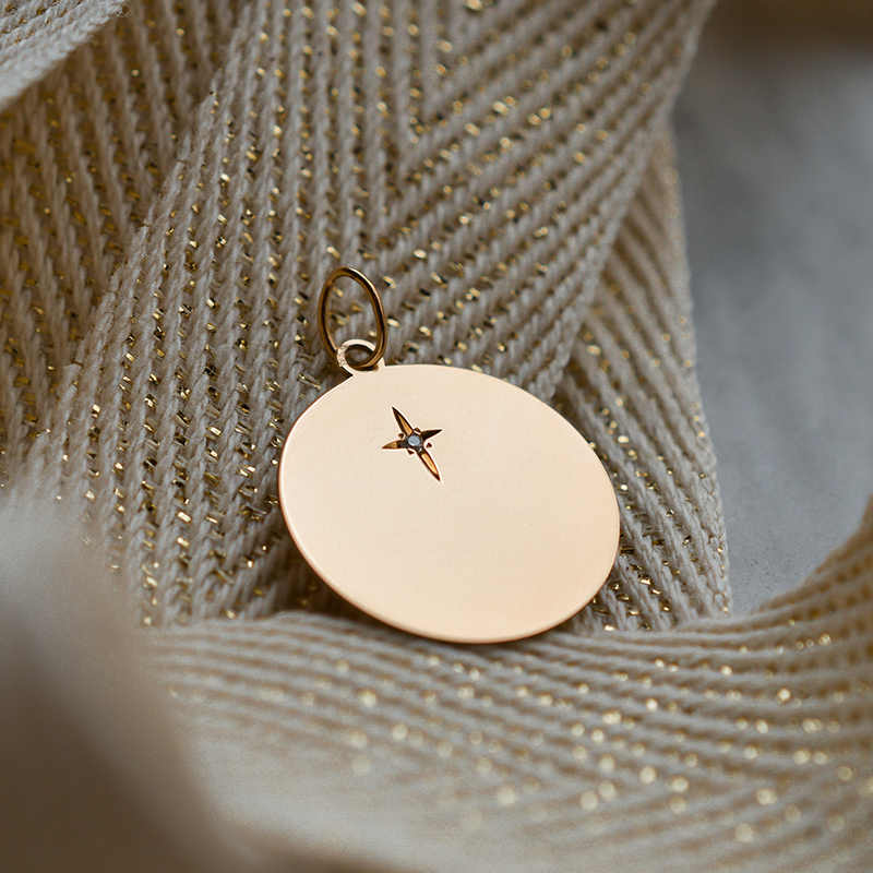 Colgante Medalla Diamante Oro Amarillo 18 Quilates - Laudate