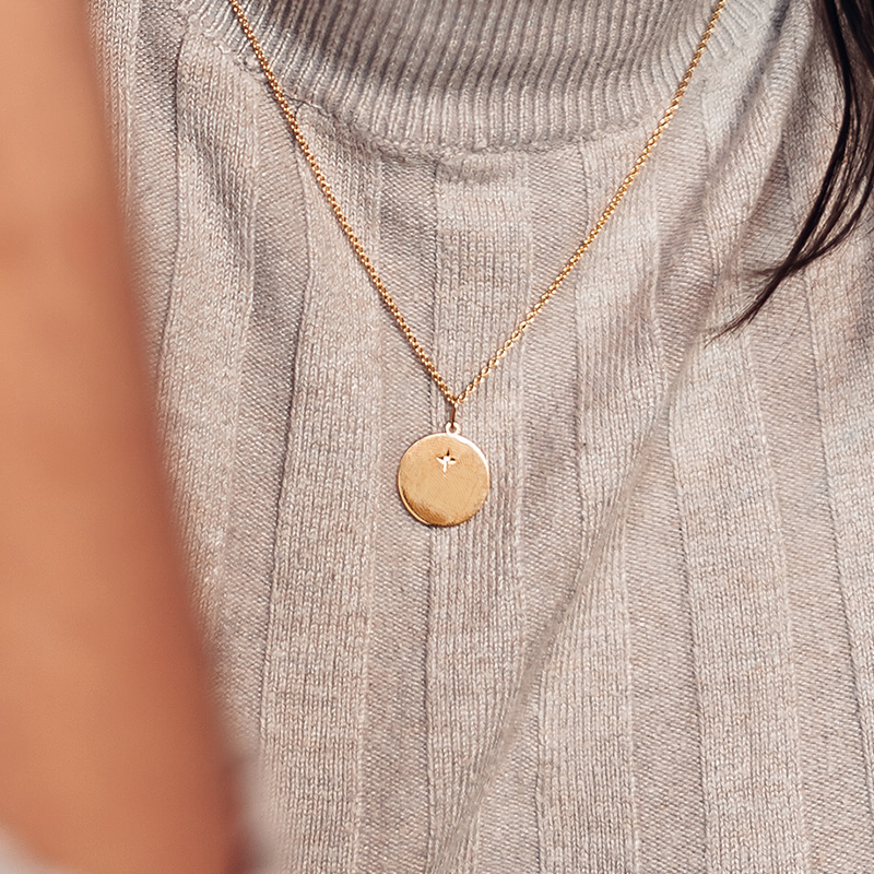 Colgante Medalla Diamante Oro Amarillo 18 Quilates - Laudate