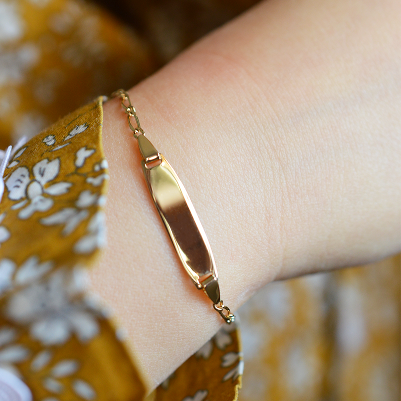 Gourmette para bebé ovalada en oro de 9 quilates - Grabado personalizado