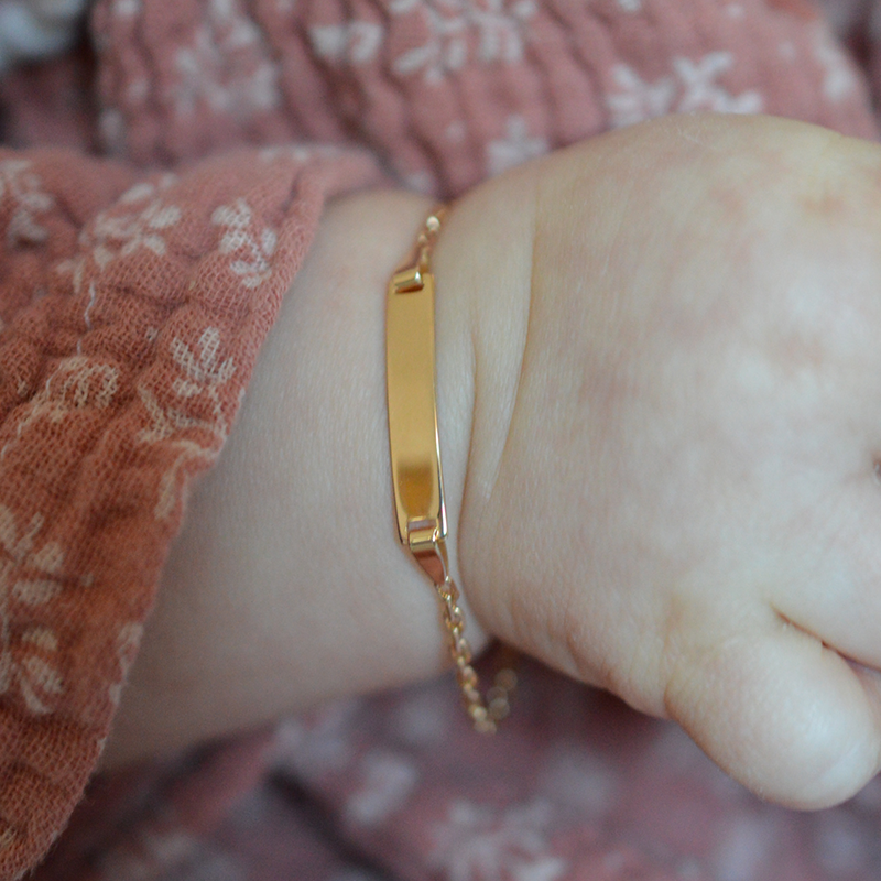 Gourmette para bebé en oro de 9 quilates con malla forçat limada - Grabado personalizado