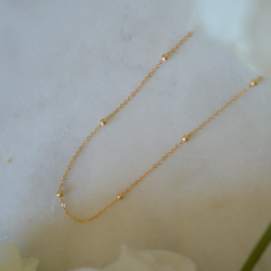 Cadena de perlas de plata...