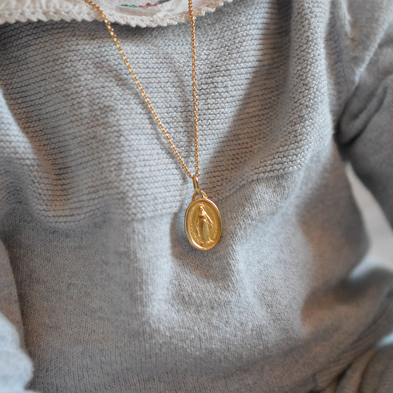 Medalla Milagrosa Virgen de los Pobres Oro de 18 Quilates - Maison Laudate