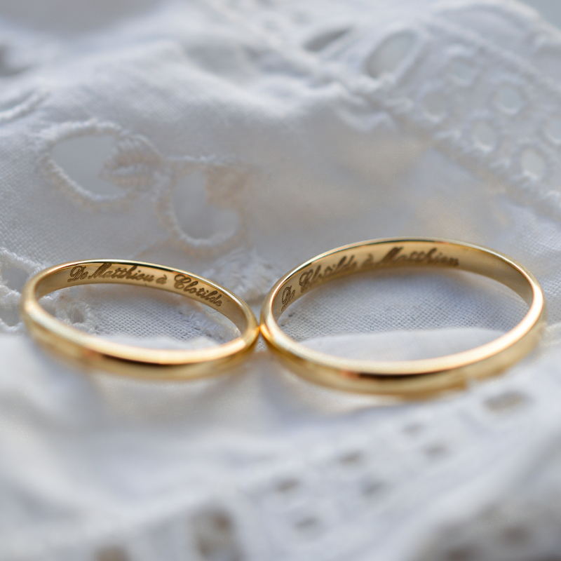 Alianza de matrimonio de oro amarillo medio aro - Laudate