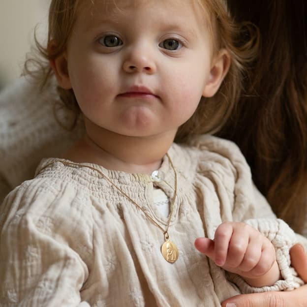 Medalla Bautizo Virgen con el Niño